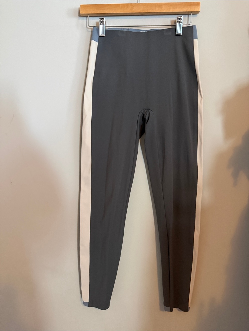 High-Rise Gray Leggings with Cream Side Panels